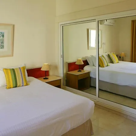 - Pfo021001-cyb Holiday home